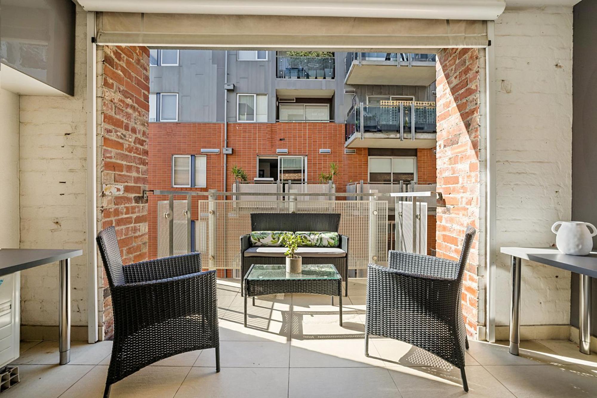 Designer 2-Bed Unit With Balcony Metres From Beach Melbourne Eksteriør billede